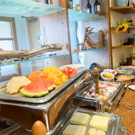 Hotel Strandburg 3*